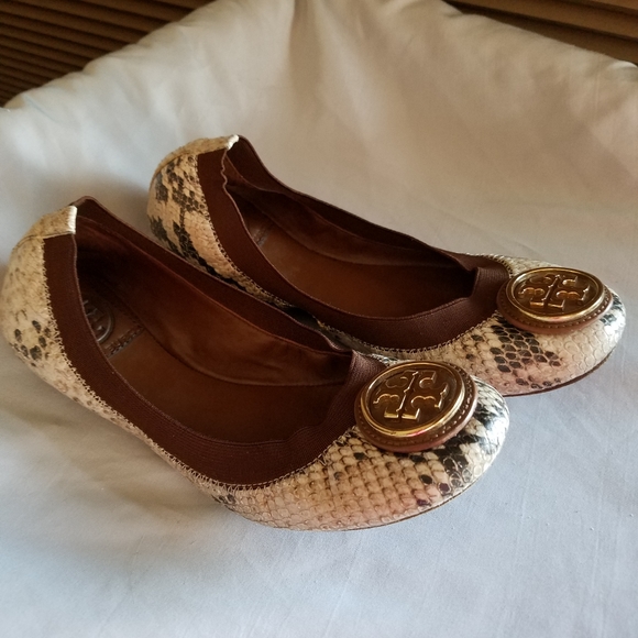 TORY BURCH SNAKE SKIN FLATS - Picture 5 of 5